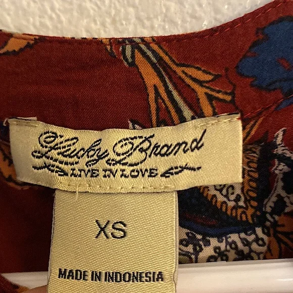 Lucky Brand • Burgundy & Multi-Color Floral Print Button Down Shirt ♥️ - Picture 8 of 10